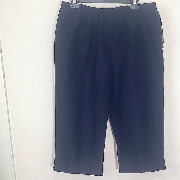 Capris Navy blue straight leg stretch Preppy Comfort Waist Pull On Pockets NEW - Picture 1 of 6